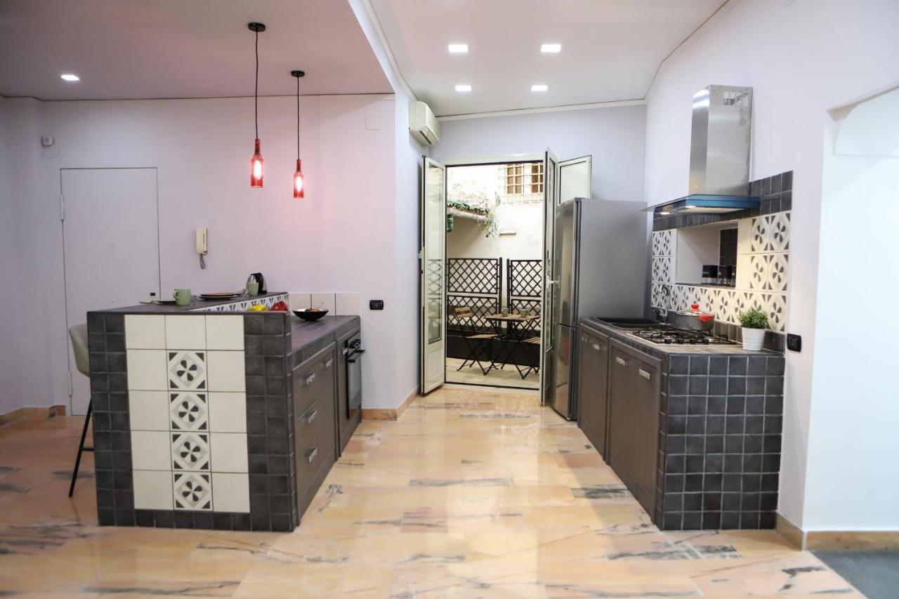 Modern Apartment At Piazza Del Gesu' By Wonderful Italy Napoli Exterior foto