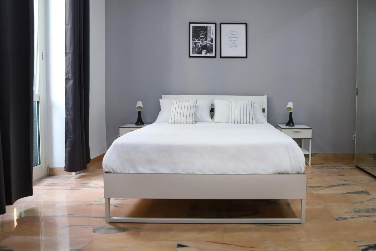 Modern Apartment At Piazza Del Gesu' By Wonderful Italy Napoli Exterior foto