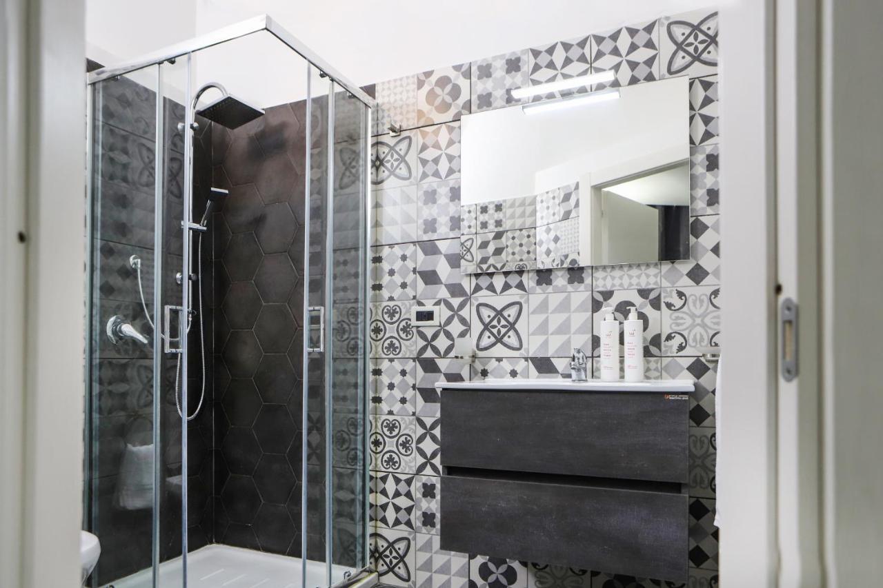 Modern Apartment At Piazza Del Gesu' By Wonderful Italy Napoli Exterior foto