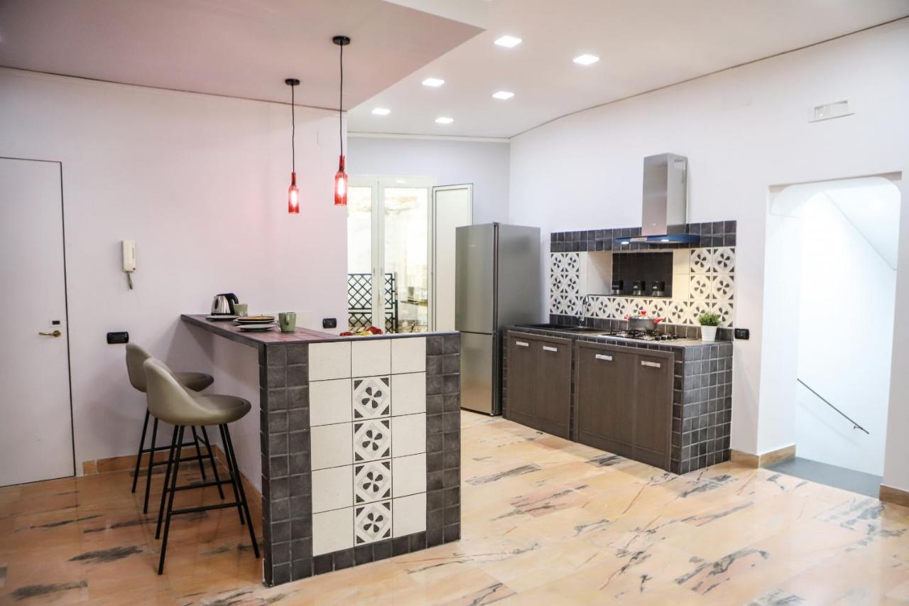 Modern Apartment At Piazza Del Gesu' By Wonderful Italy Napoli Exterior foto