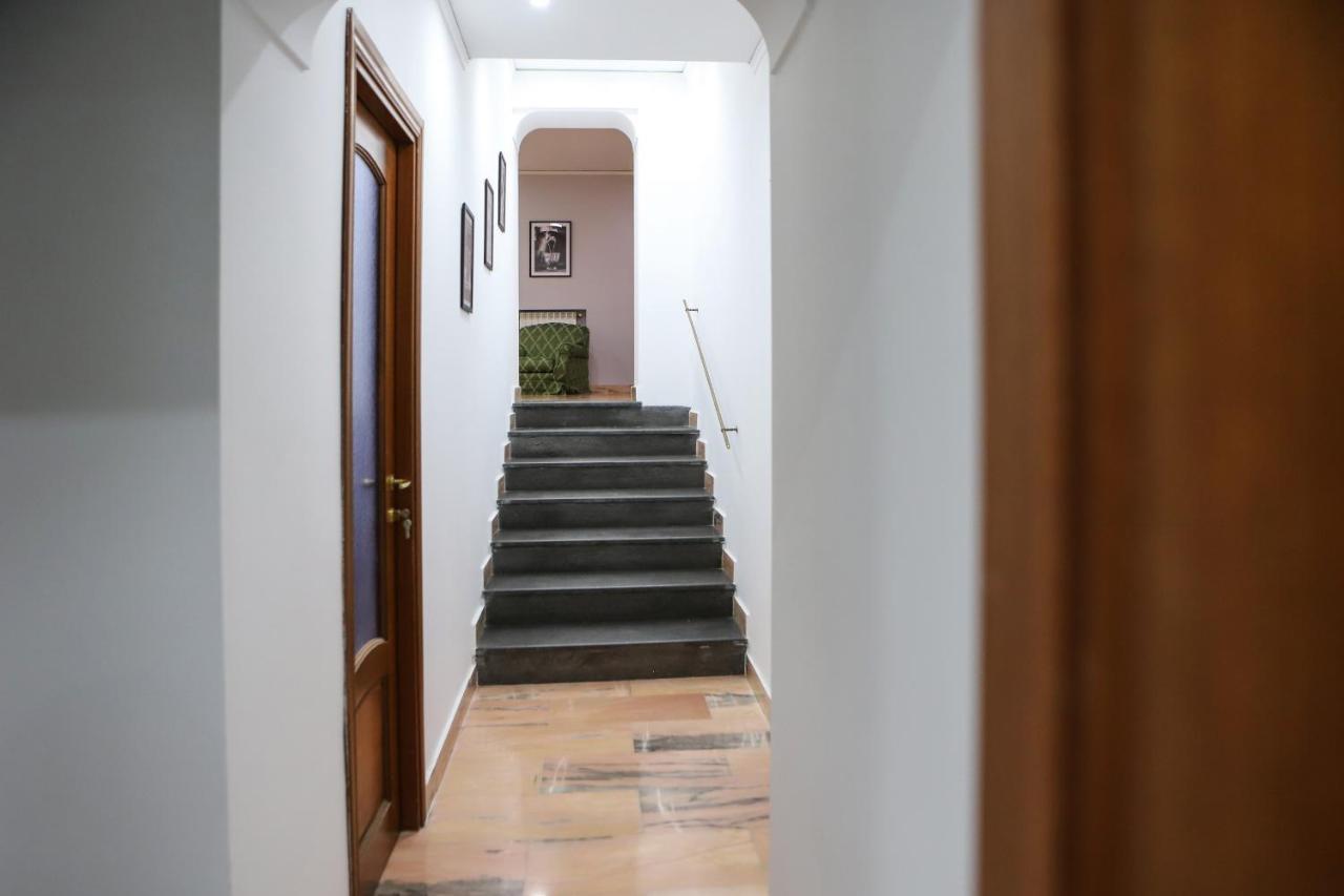 Modern Apartment At Piazza Del Gesu' By Wonderful Italy Napoli Exterior foto