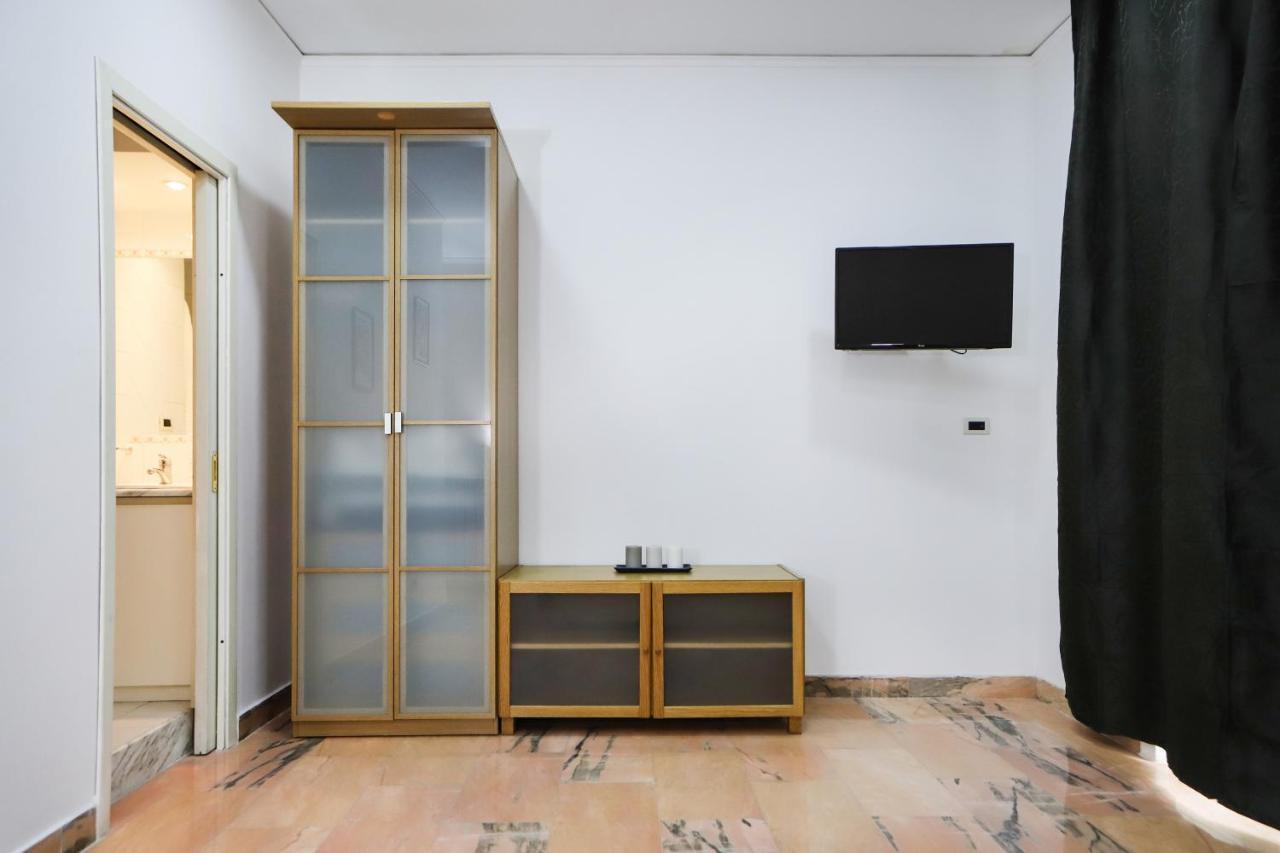 Modern Apartment At Piazza Del Gesu' By Wonderful Italy Napoli Exterior foto