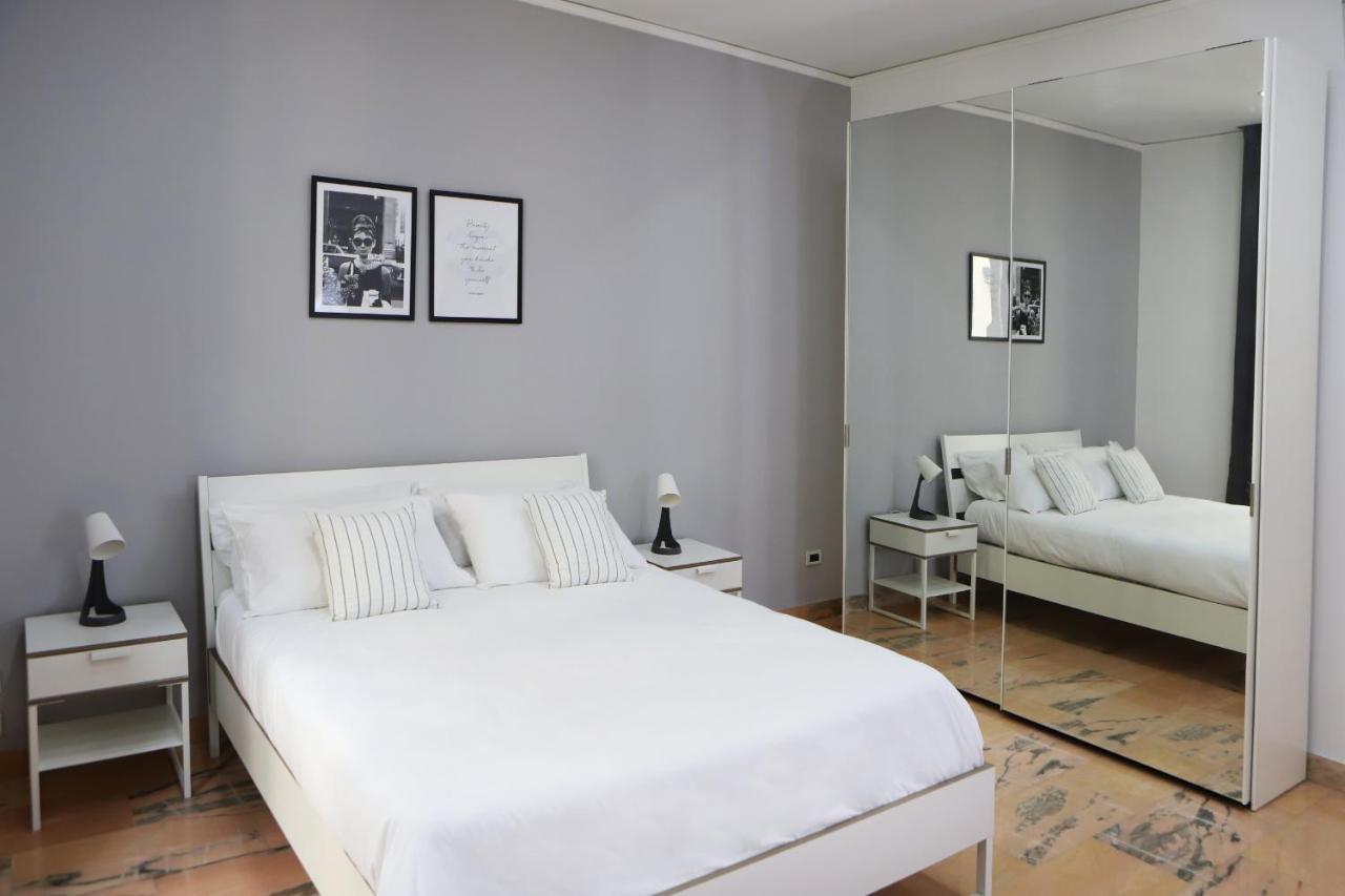 Modern Apartment At Piazza Del Gesu' By Wonderful Italy Napoli Exterior foto