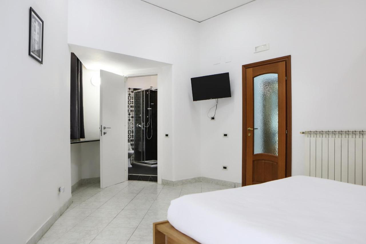 Modern Apartment At Piazza Del Gesu' By Wonderful Italy Napoli Exterior foto